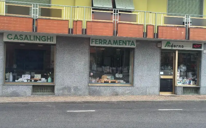 Foto di Casalinghi E Ferramenta