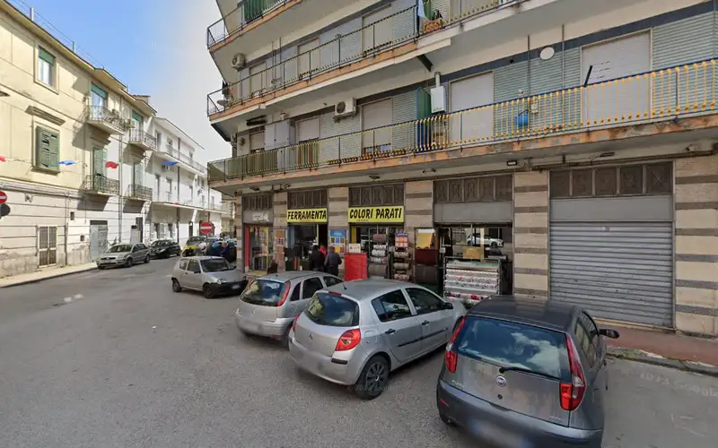 Foto di Colori Parati Ferramenta Malerba