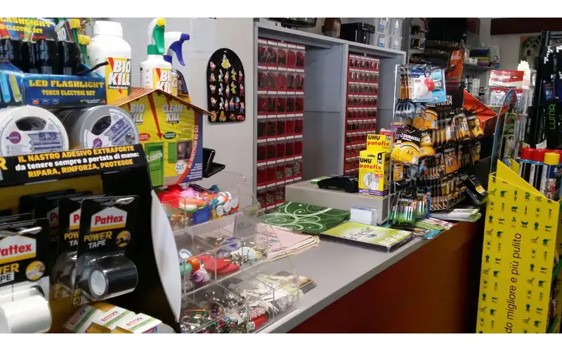 Foto di Ferramenta, Chiavi, Colorificio, Idraulica Dama Anche On Line