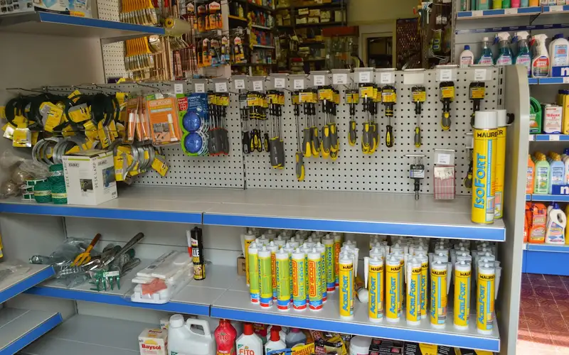 Foto di Ferramenta Chiodo Scaccia Chiodo