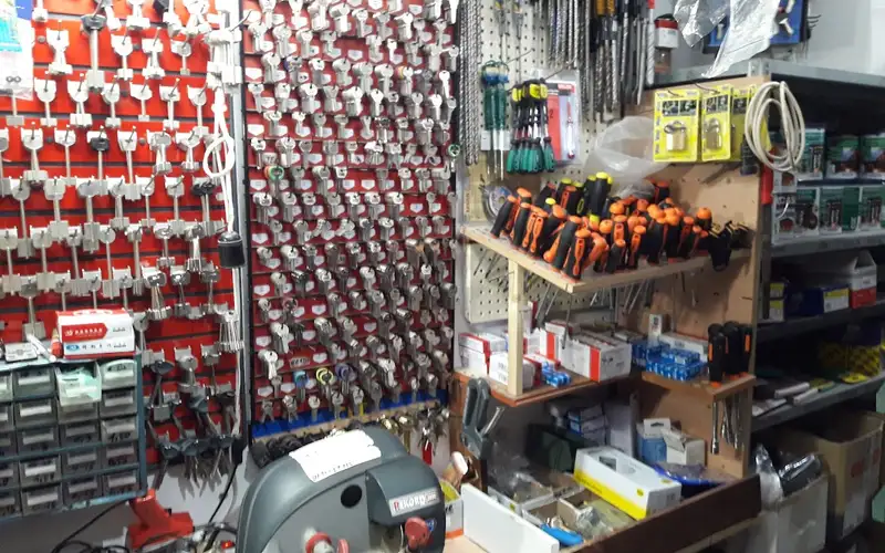 Foto di Ferramenta Colori Elettricità Lecce
