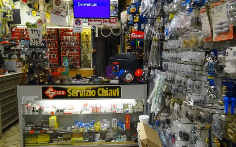 Foto di Ferramenta Duplicazioni Chiavi E Materiale Elettro - Idraulico