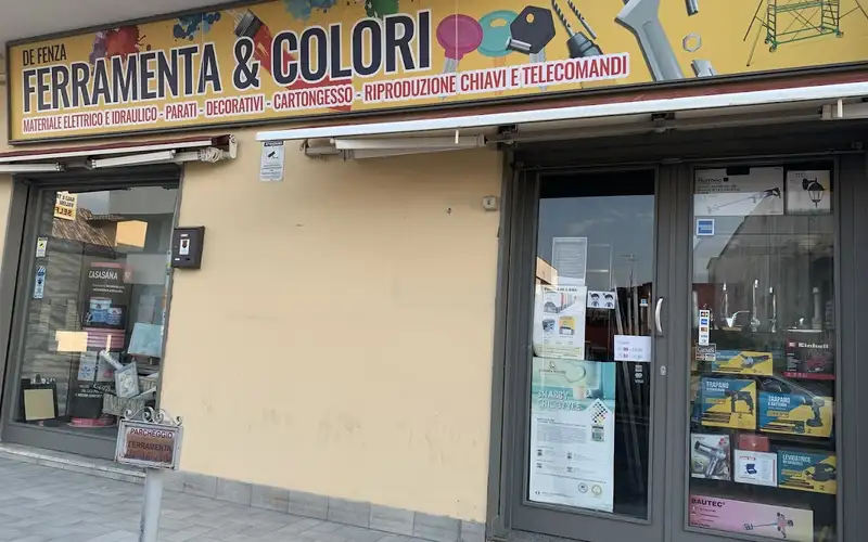 Foto di Ferramenta E Colori De Fenza