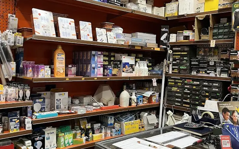 Foto di Ferramenta, Elettricità E Idraulica Pirozzolo