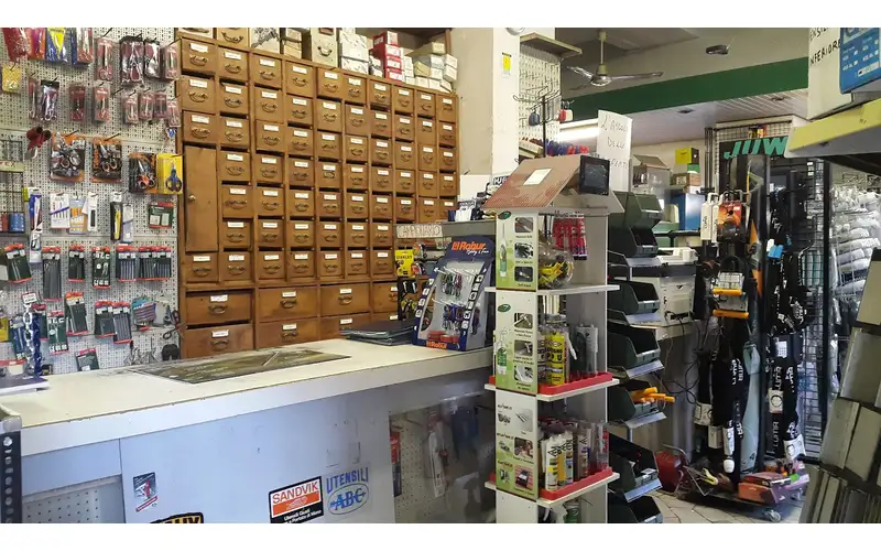 Foto di Ferramenta Ferri Di Ferri Rossella