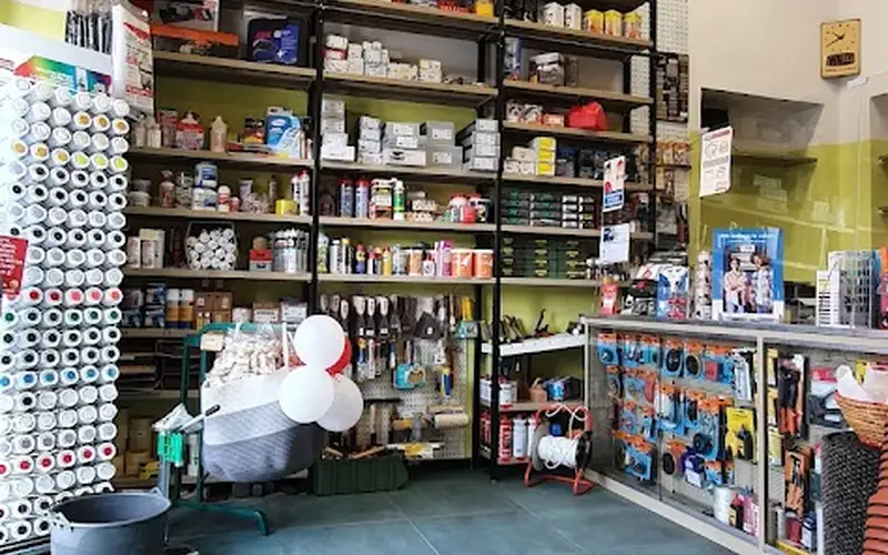 Foto di Ferramenta Ferro Famigl Alessandra Colorificio San Marco