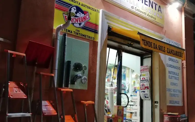 Foto di Ferramenta Villa Adriana