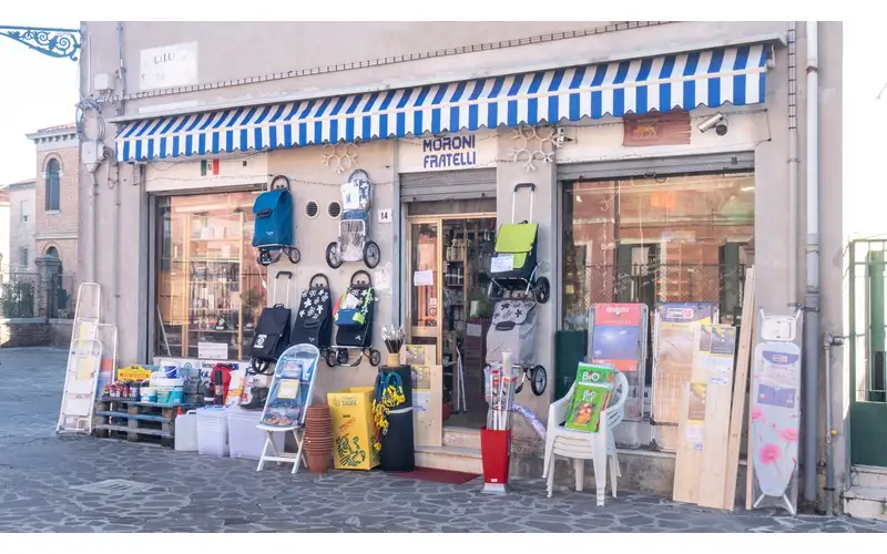 Foto di Moroni F.Lli • Ferramenta