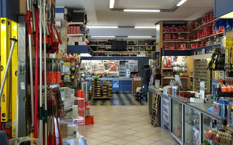 Foto di Perinelli Ferramenta - Centro Chiavi - Forniture Industriali