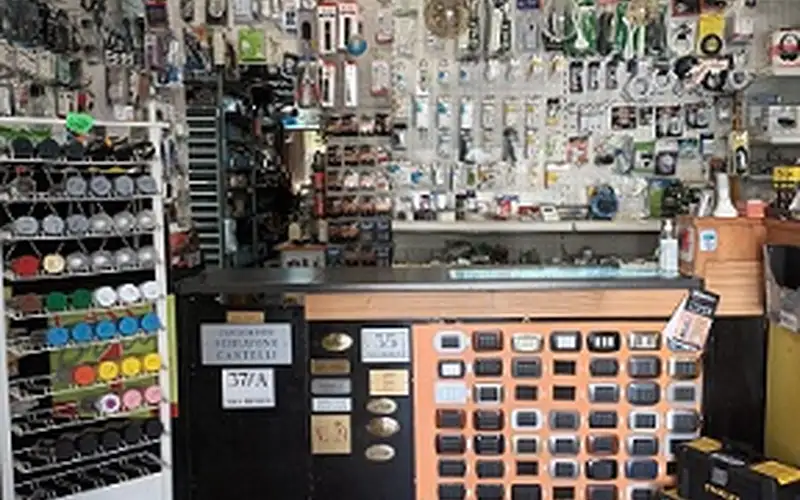 Foto di Petrarca Materiale Elettrico Ferramenta