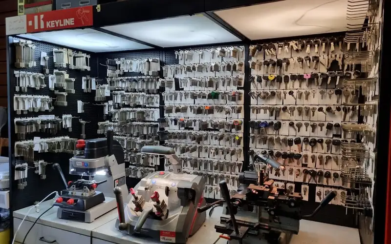 Foto di Sansone House - Centro Chiavi - Ferramenta - Nautica - Vernici - Materiale Elettrico Ed Idraulico